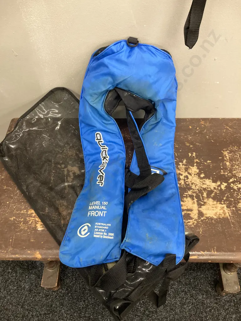 Pair of Quicksilver Level 150 PFD's, ManualEXP-150M, Adult Chest Size 70-170cm Image 1++